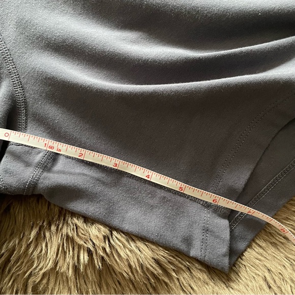 Old Navy Powerchill Bike Shorts - Picture 4 of 4